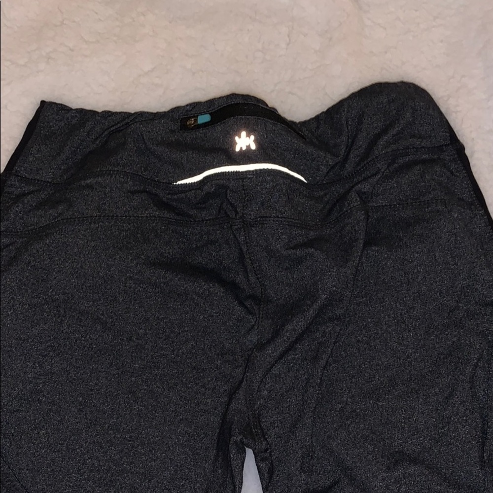 Exercise capris - Picture 2 of 3